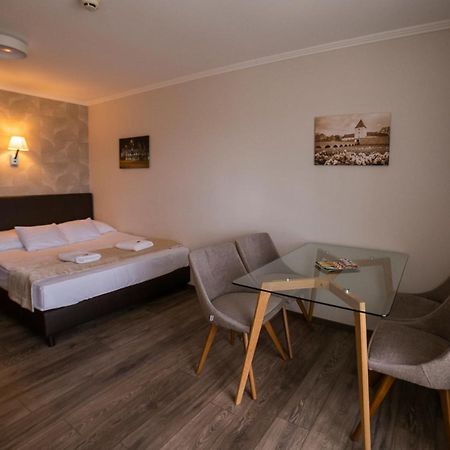 Hotel Aqua Sarvar Luaran gambar