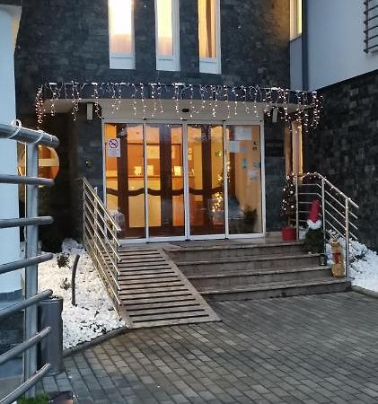 Hotel Aqua Sarvar Luaran gambar