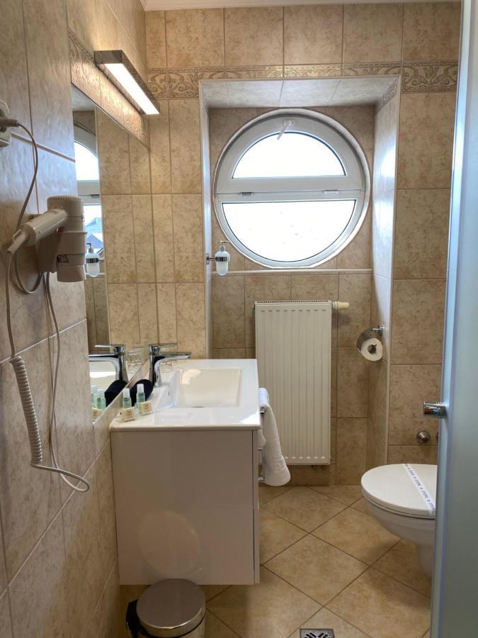 Hotel Aqua Sarvar Luaran gambar