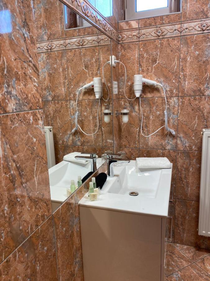 Hotel Aqua Sarvar Luaran gambar