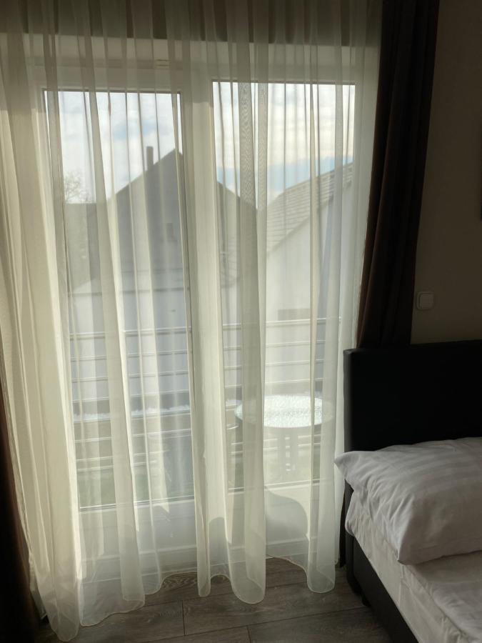 Hotel Aqua Sarvar Luaran gambar