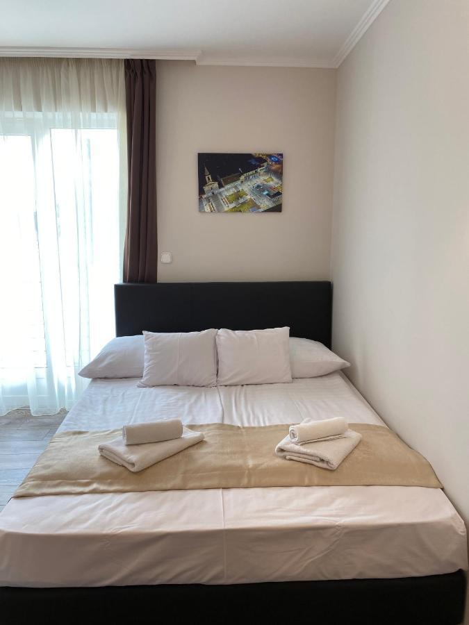 Hotel Aqua Sarvar Luaran gambar